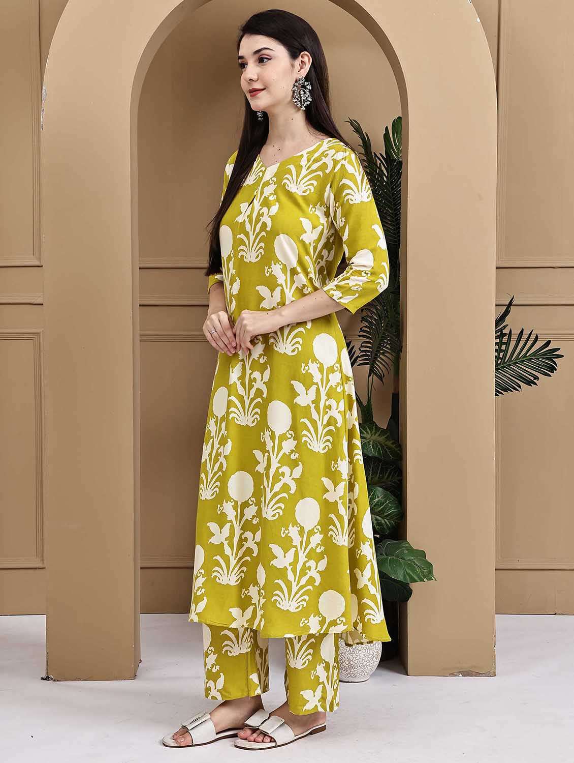 women printed three quarter sleeve kurta pant set - 22105875 -  Standard Image - 3