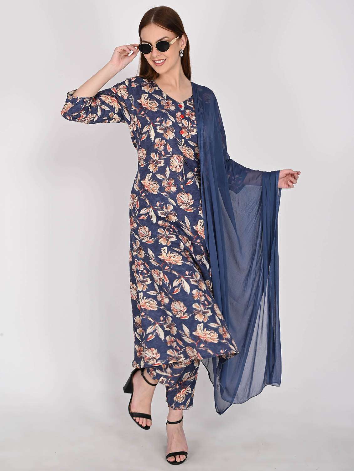 women printed three quarter sleeve kurta pant with dupatta set