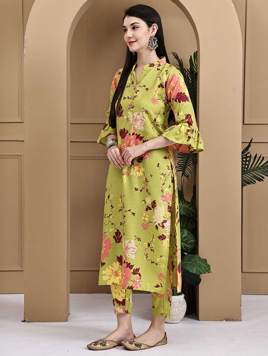 women floral three quarter sleeve kurta pant set - 22105923 -  Standard Image - 3
