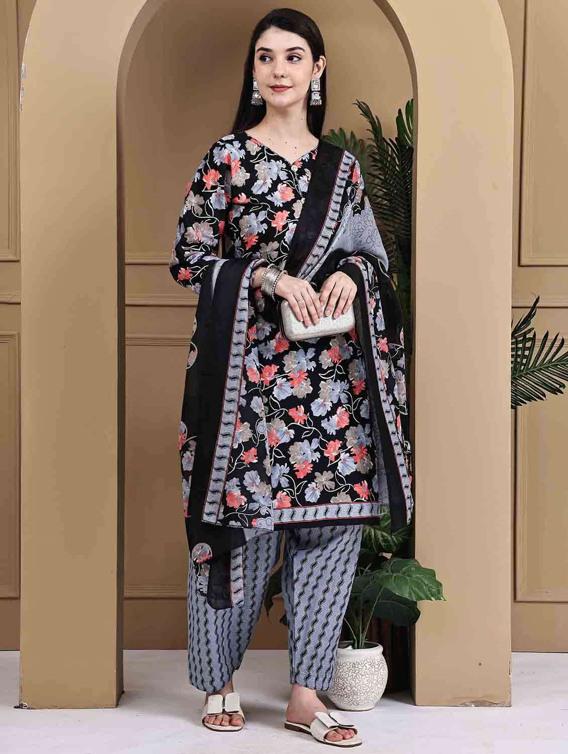 women printed three quarter sleeve kurta salwar with dupatta set