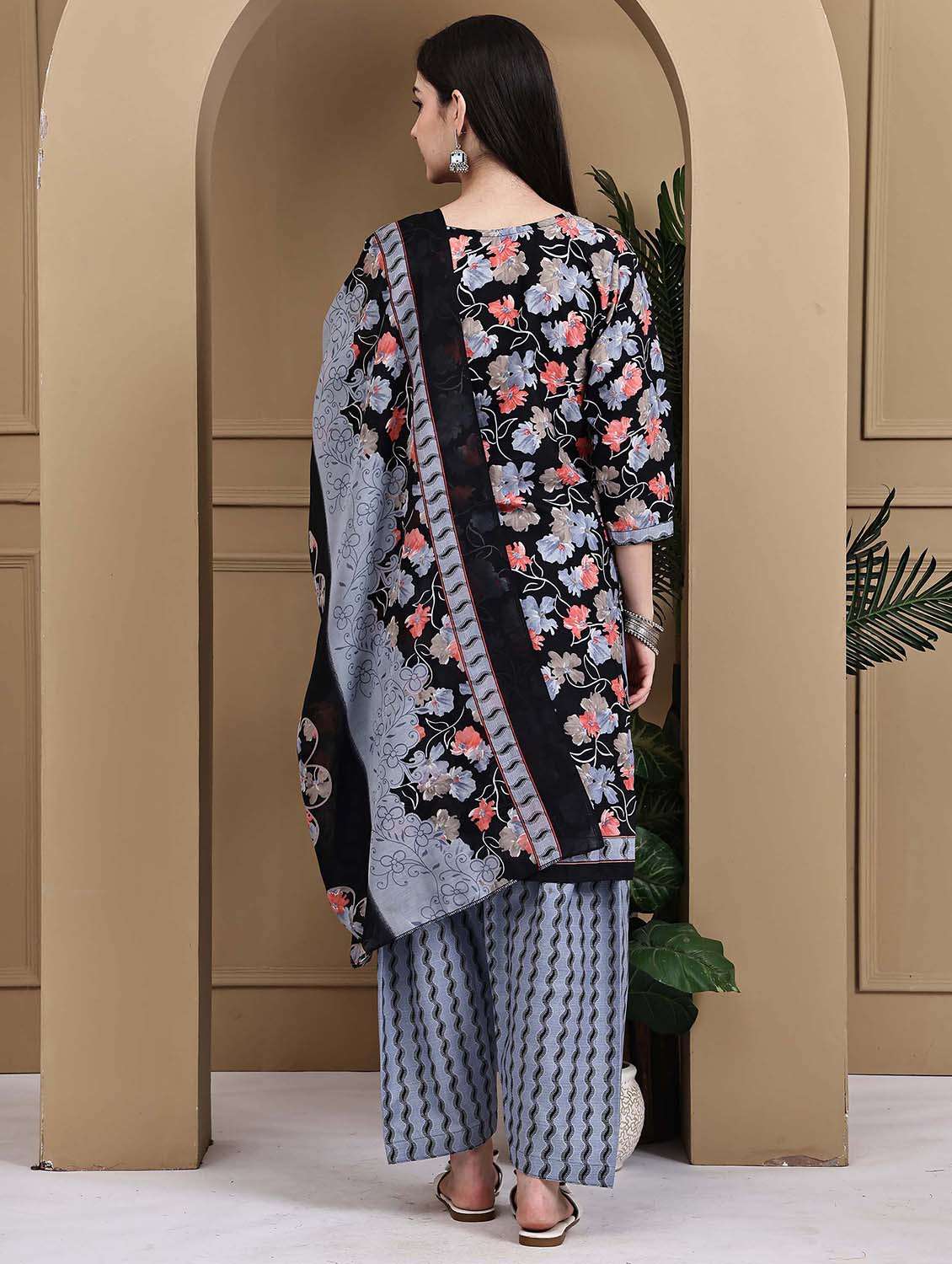 women printed three quarter sleeve kurta salwar with dupatta set - 22105928 -  Standard Image - 3