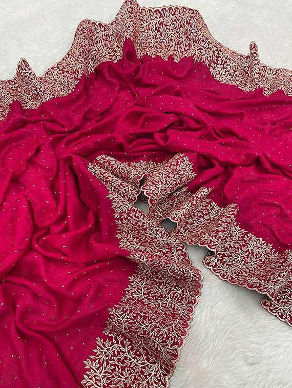 women solid with work embroidered saree with blouse - 22105935 -  Standard Image - 3