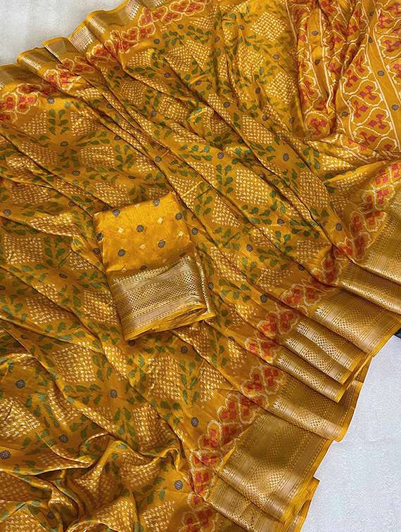 women printed bordered saree with blouse - 22105941 -  Standard Image - 3