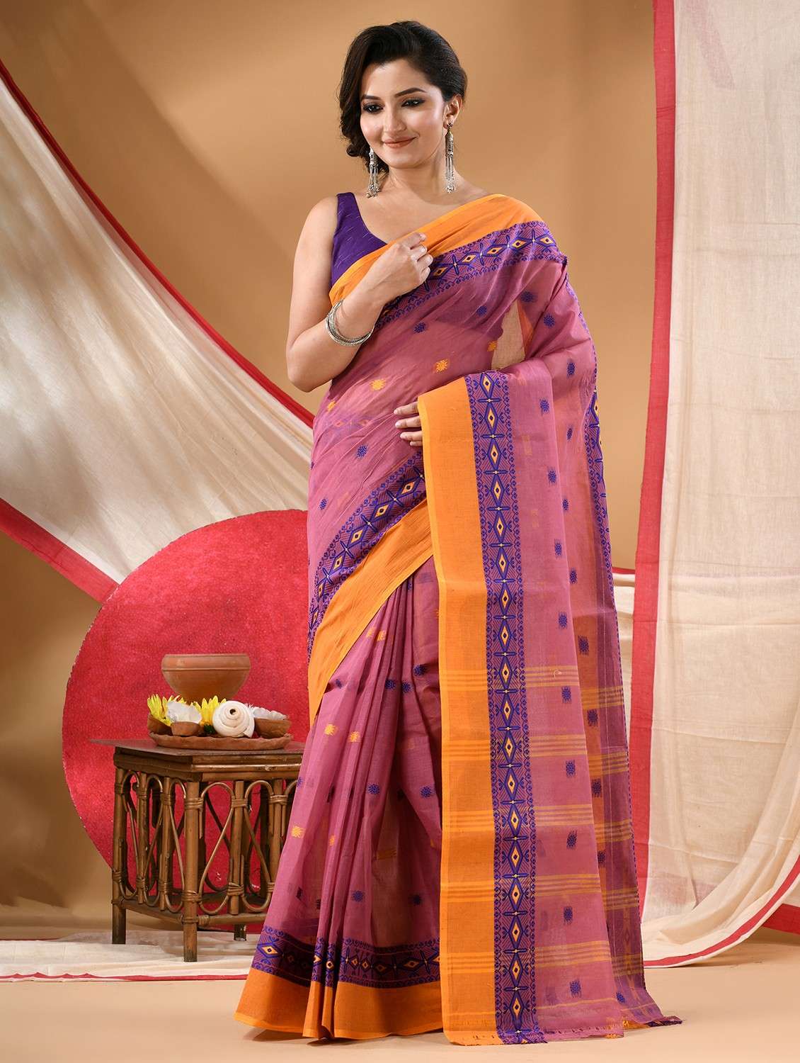women self design tant saree - 22105984 -  Zoom Image - 0