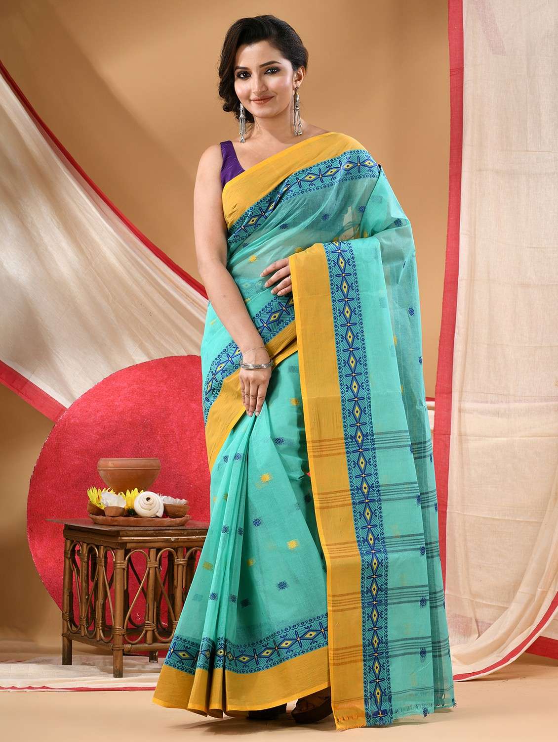 women self design tant saree - 22105986 -  Zoom Image - 0