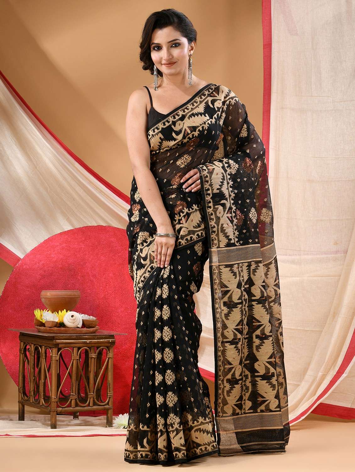 women self design jamdani saree - 22106004 - Zoom Image - 0