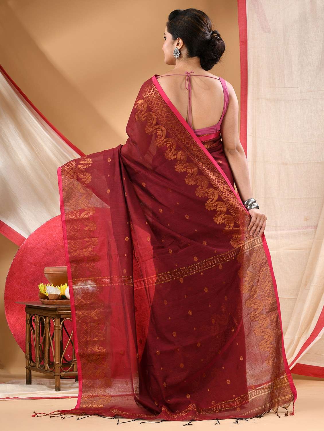 women self design handloom saree with blouse - 22106006 -  Standard Image - 3