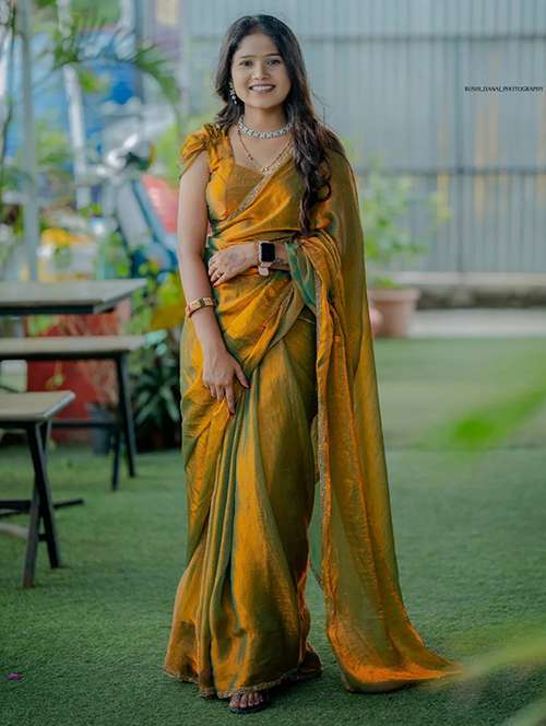 women solid with embellished bordered saree with blouse - 22106025 -  Standard Image - 0