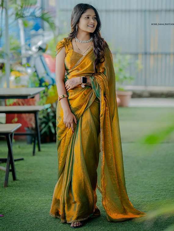 women solid with embellished bordered saree with blouse - 22106025 -  Standard Image - 3