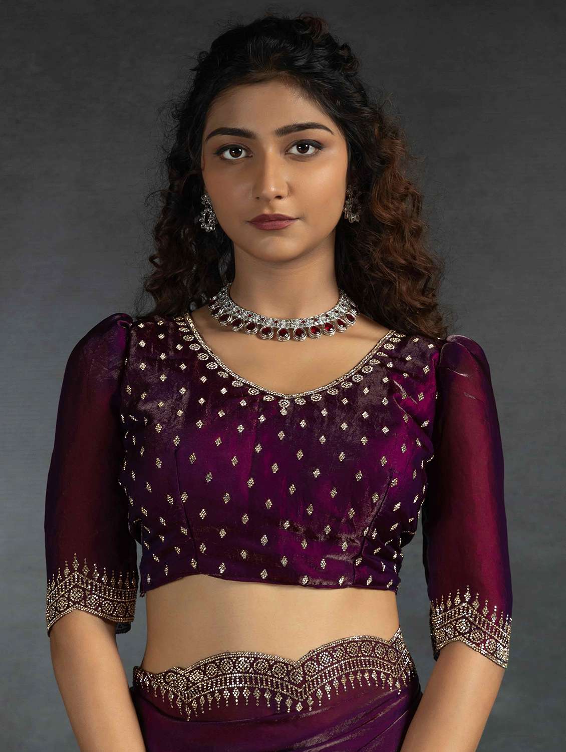 women solid with work embellished bordered saree with blouse - 22106266 -  Standard Image - 5