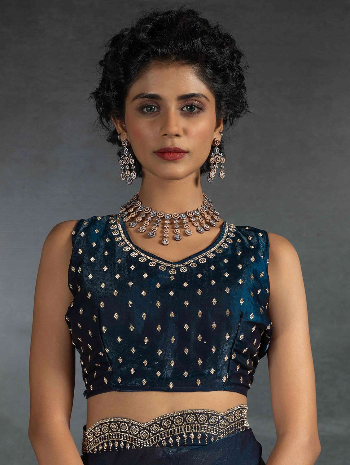 women solid with work embellished bordered saree with blouse - 22106267 -  Standard Image - 5