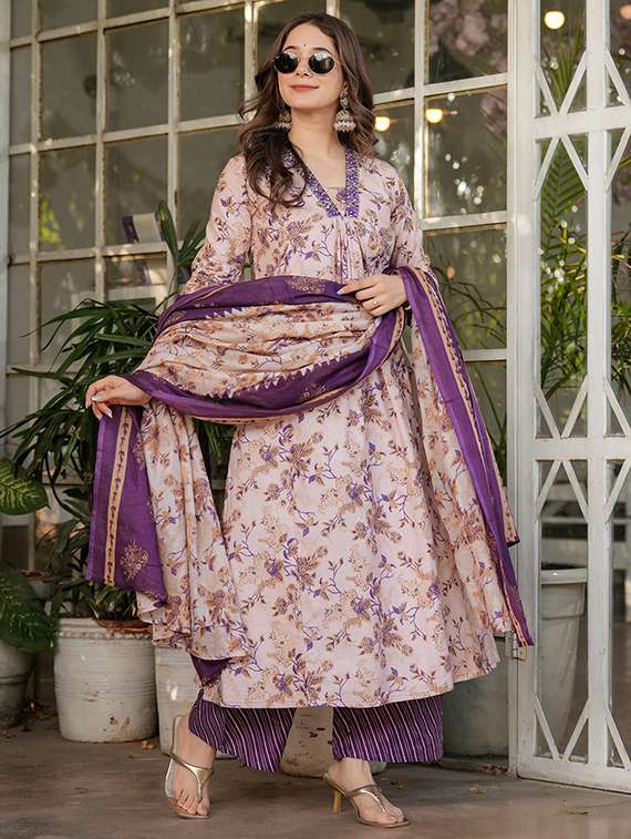 women floral printed three quarter sleeve kurta pant with dupatta set - 22106379 -  Standard Image - 5