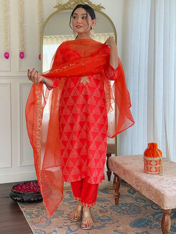 women embroidered three quarter sleeve kurta pant with dupatta set - 22106382 - Standard Image - 3