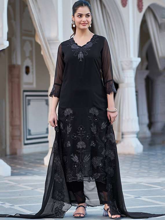 women embroidered three quarter sleeve kurta pant with dupatta set