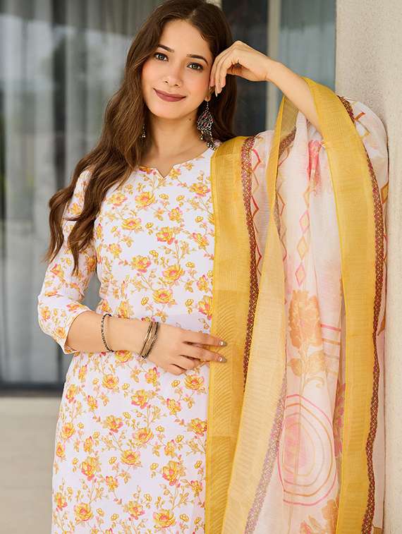 women floral three quarter sleeve kurta pant with dupatta set - 22106399 - Standard Image - 5