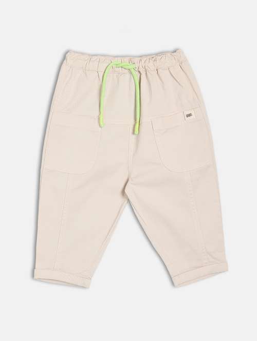 boys solid mid rise chinos