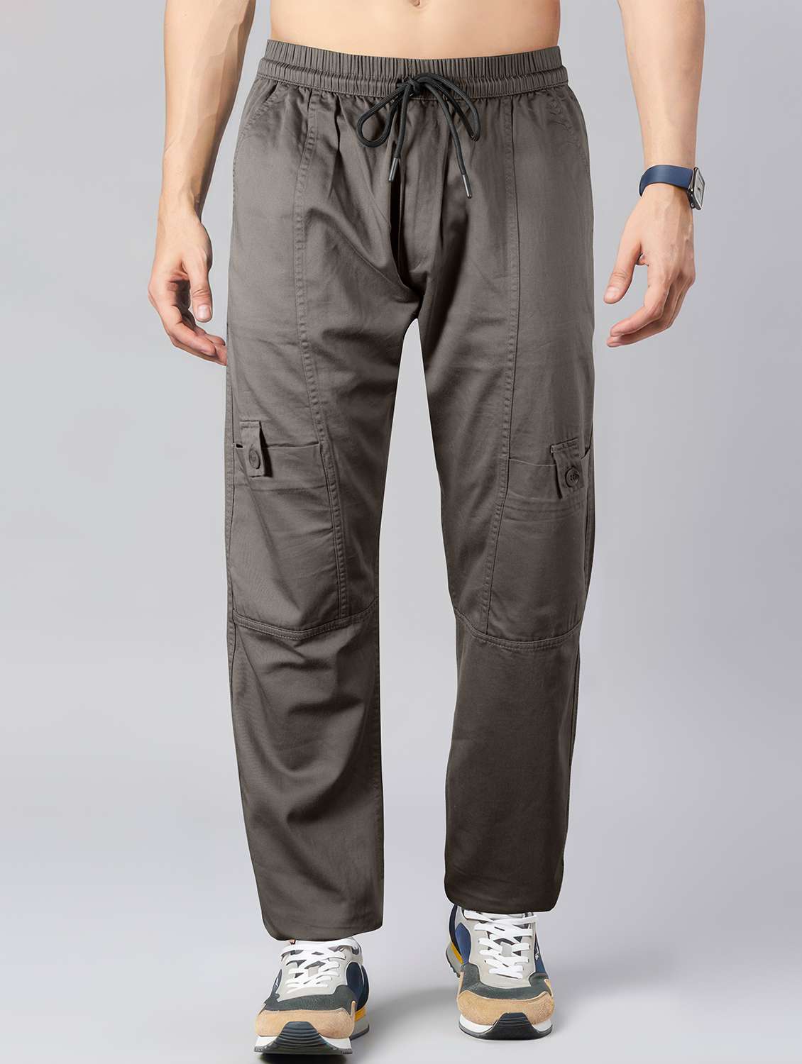 men solid mid rise regular fit cargo