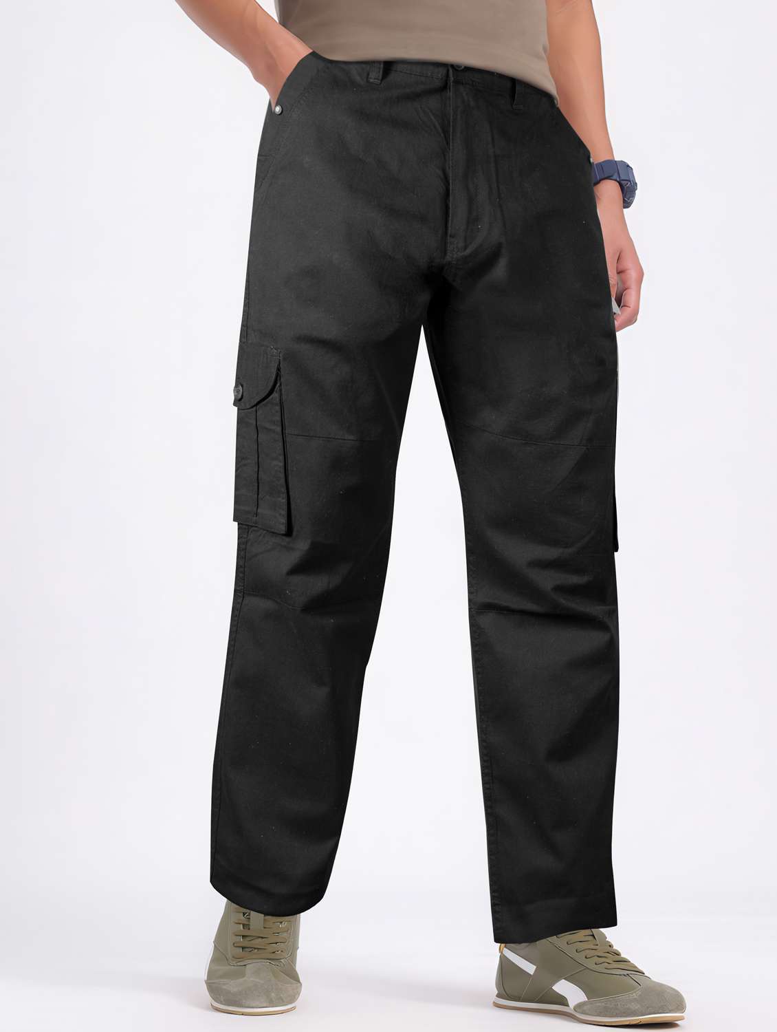 men solid mid rise regular fit cargo