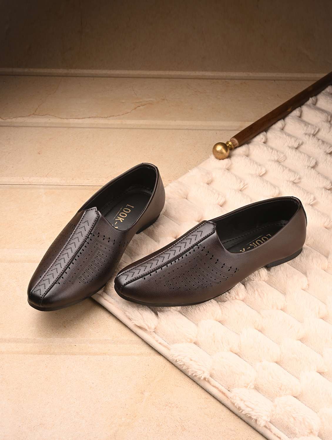 men brown slip on juti