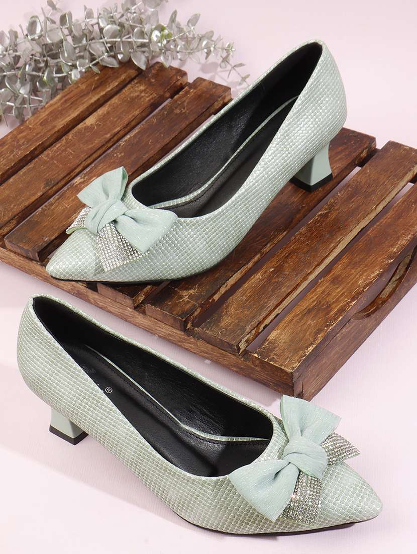 women green slip on pump