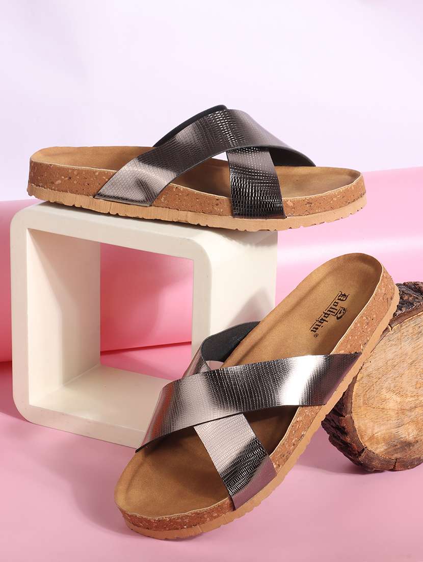 women solid slip on flat sandal - 22107672 - Zoom Image - 0