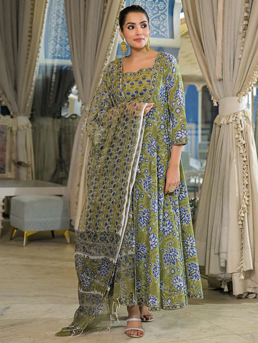 women floral three quarter sleeve kurta pant with dupatta set - 22107709 -  Standard Image - 3