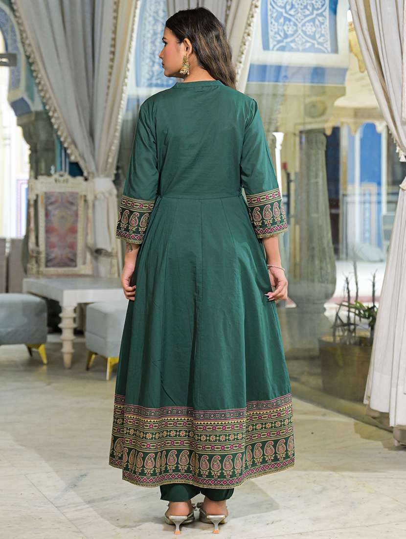 women paisley printed three quarter sleeve kurta pant with dupatta set - 22107713 -  Standard Image - 3