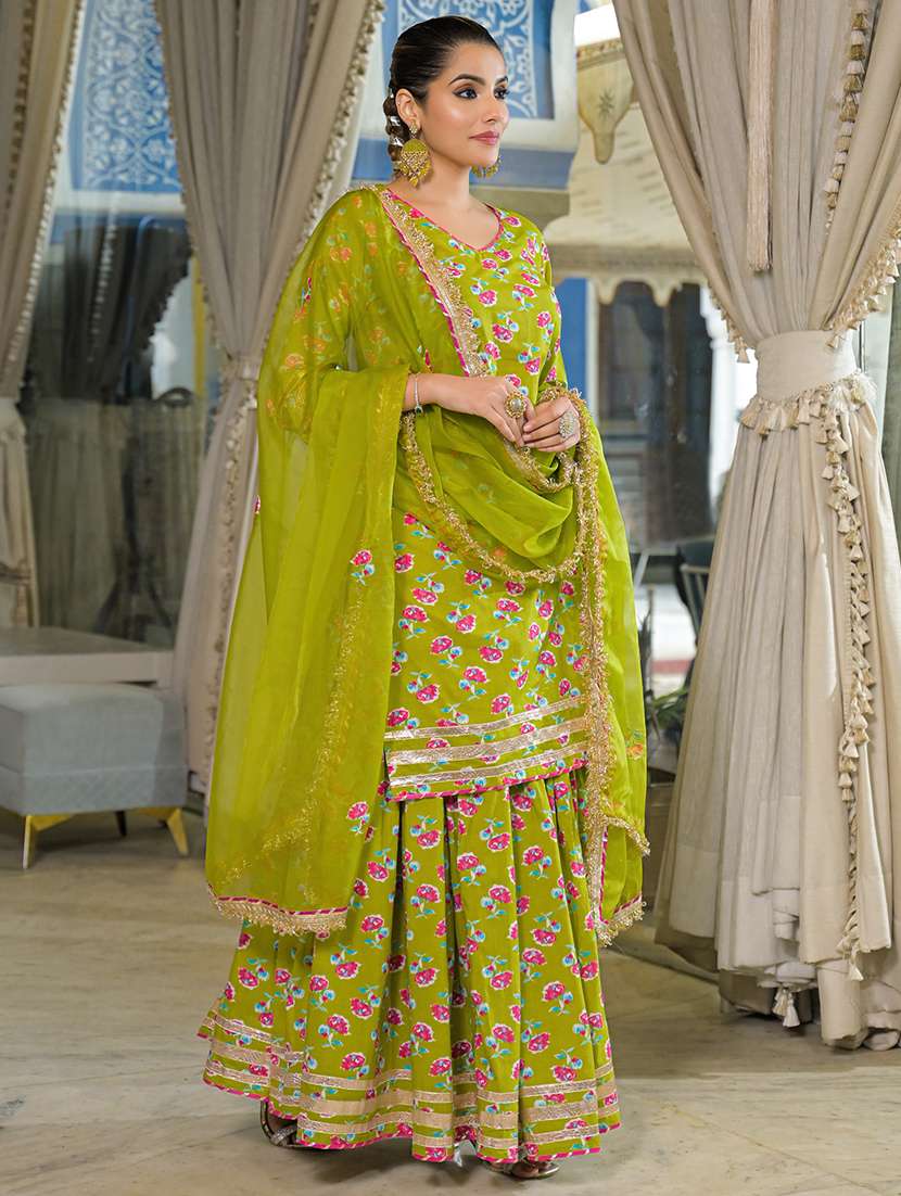 women floral three quarter sleeve kurta skirt with dupatta set - 22107725 - Standard Image - 3