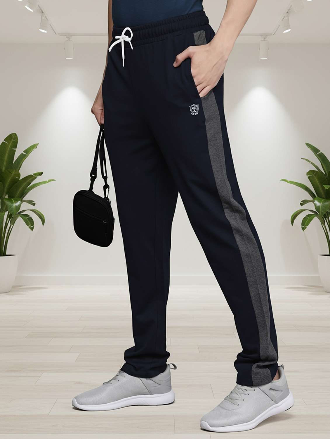 men side taped mid rise full length track pant