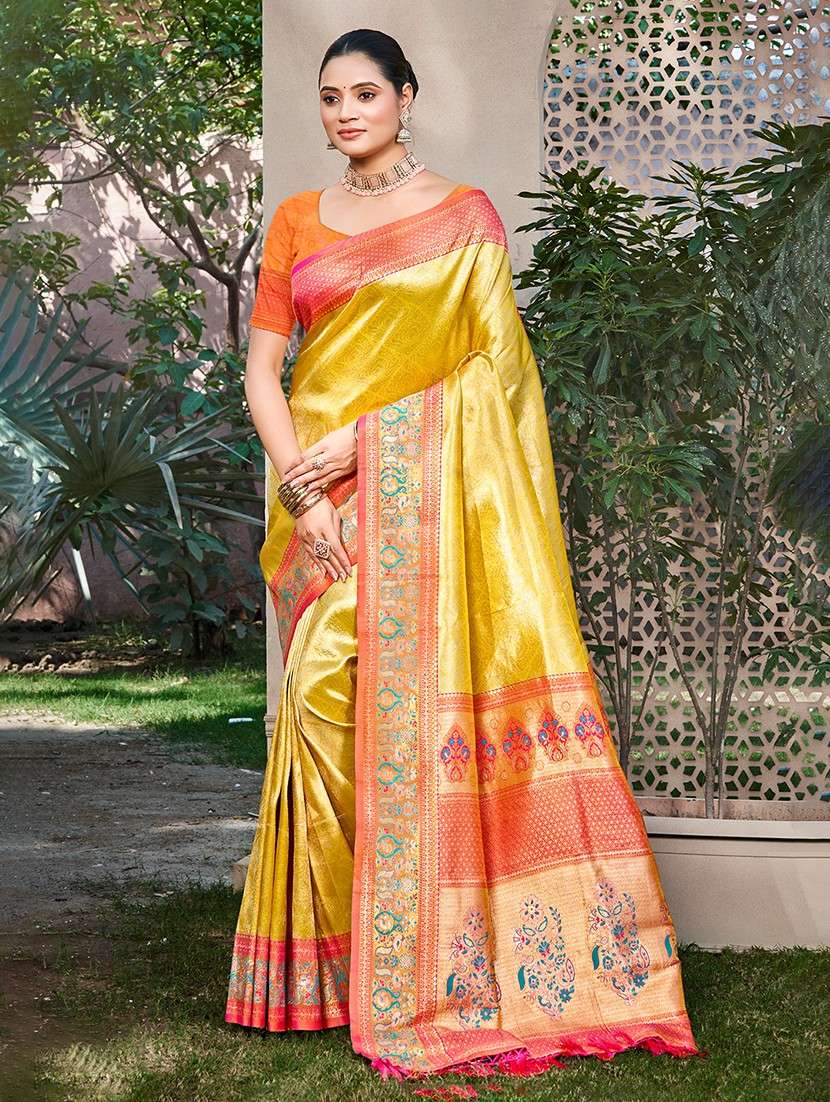 women self design kanjivaram saree with blouse