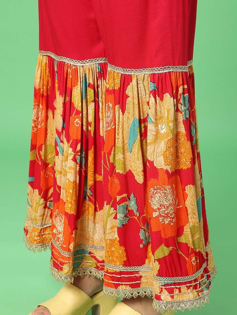 women floral three quarter sleeve kurta sharara with dupatta set - 22110686 -  Standard Image - 5