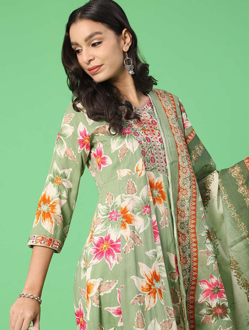 women floral three quarter sleeve kurta pant with dupatta set - 22110714 -  Standard Image - 3