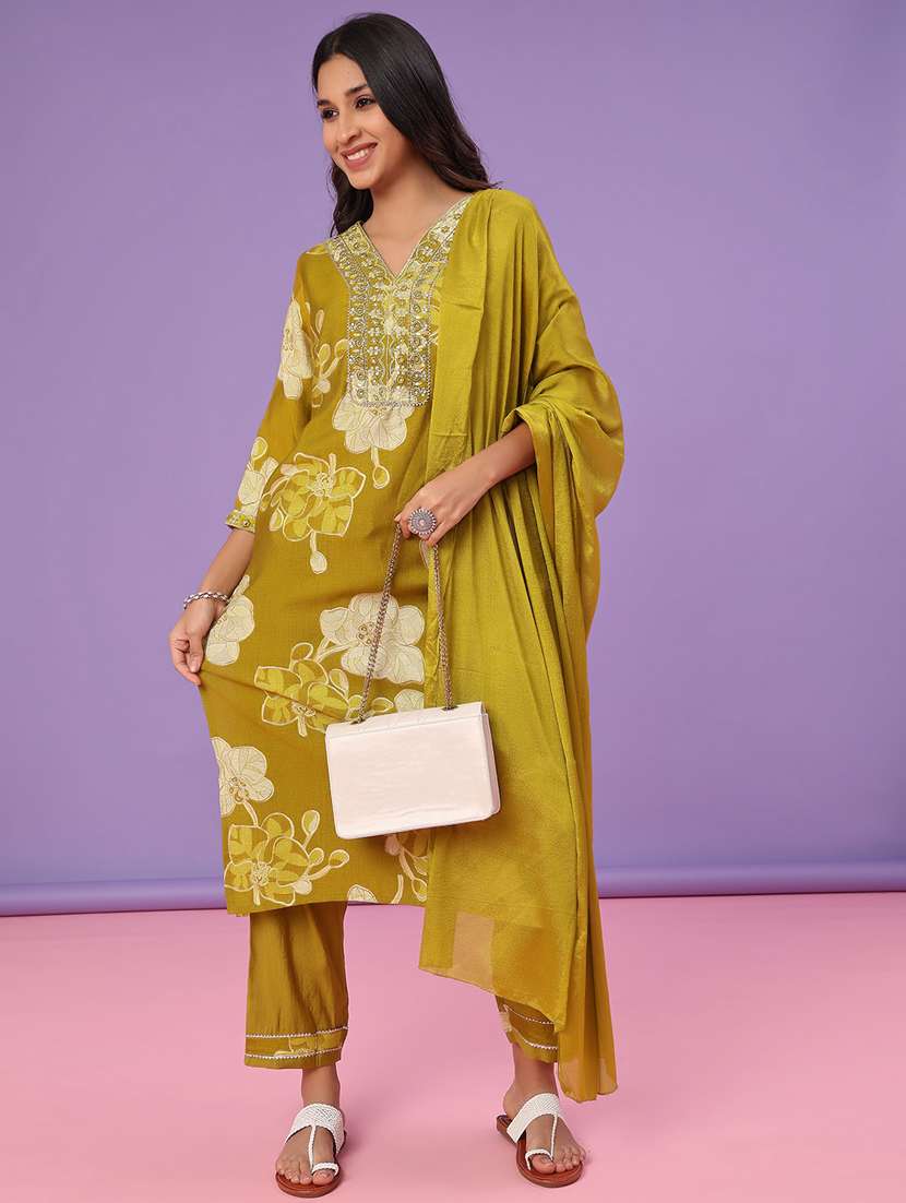 women floral three quarter sleeve kurta pant with dupatta set