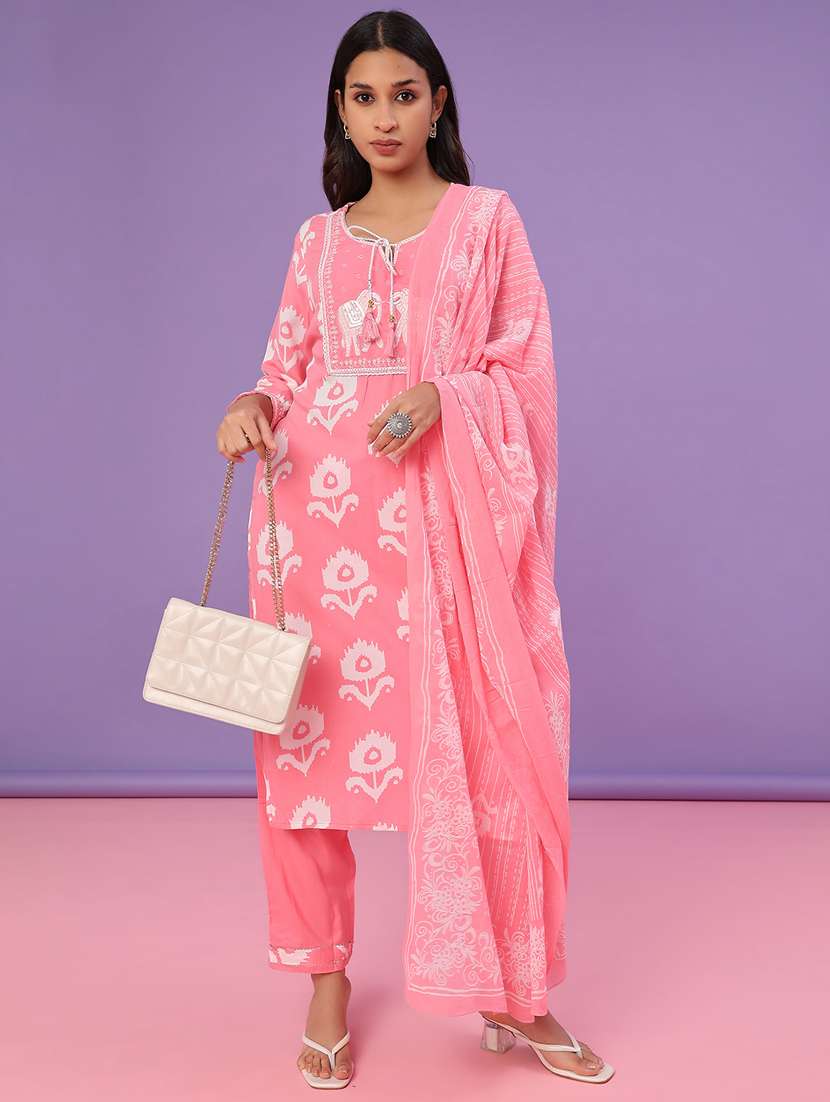 women ikat printed three quarter sleeve kurta pant with dupatta set