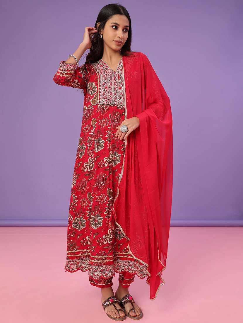 women floral three quarter sleeve kurta pant with dupatta set
