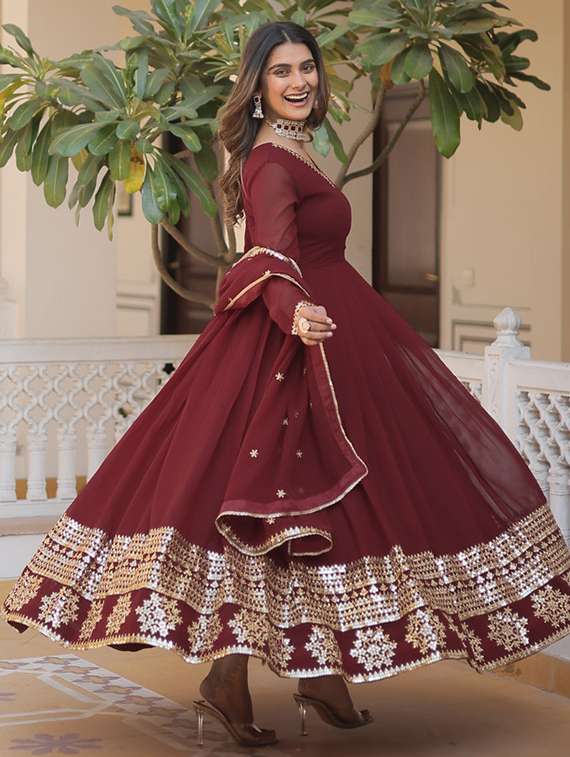 women solid with work long sleeve kurta dupatta set