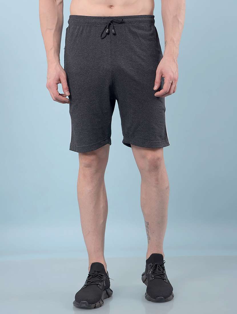 men solid mid rise regular fit bermuda shorts