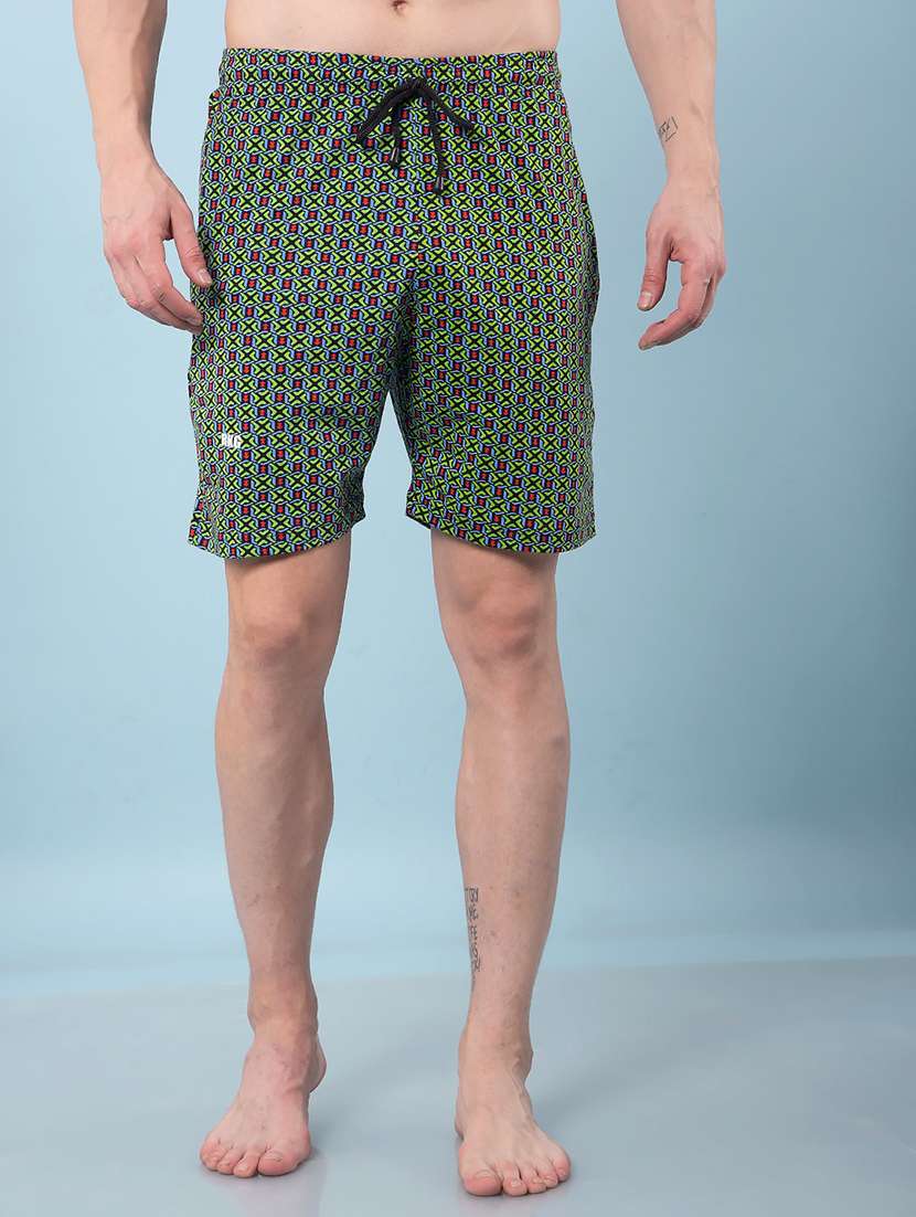 men printed mid rise regular fit bermuda shorts