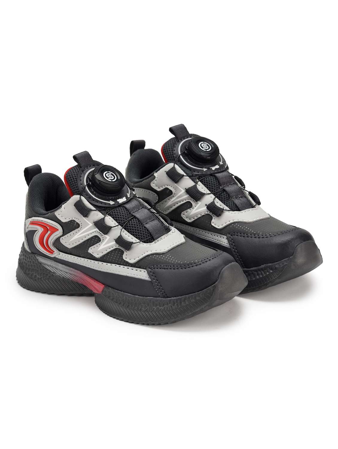 boys lace up sports shoe