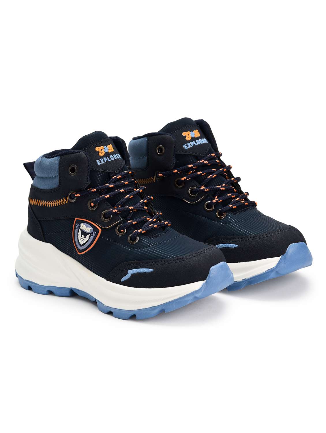 boys lace up sports shoe