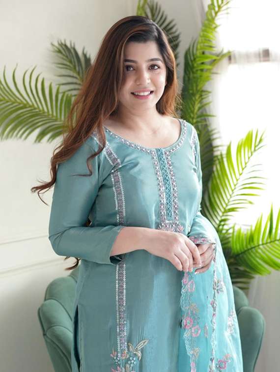 women embroidered three quarter sleeve kurta pant with dupatta set - 22112637 -  Standard Image - 3