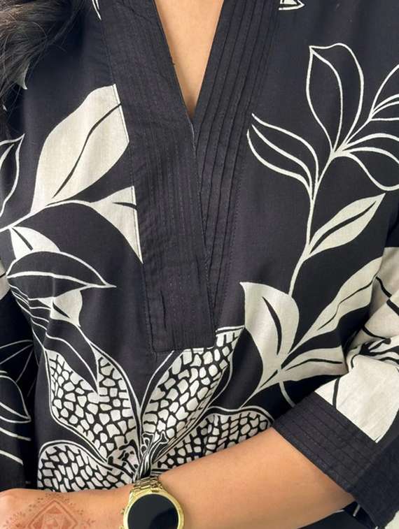 women floral three quarter sleeve kurta palazzo set - 22112643 -  Standard Image - 5