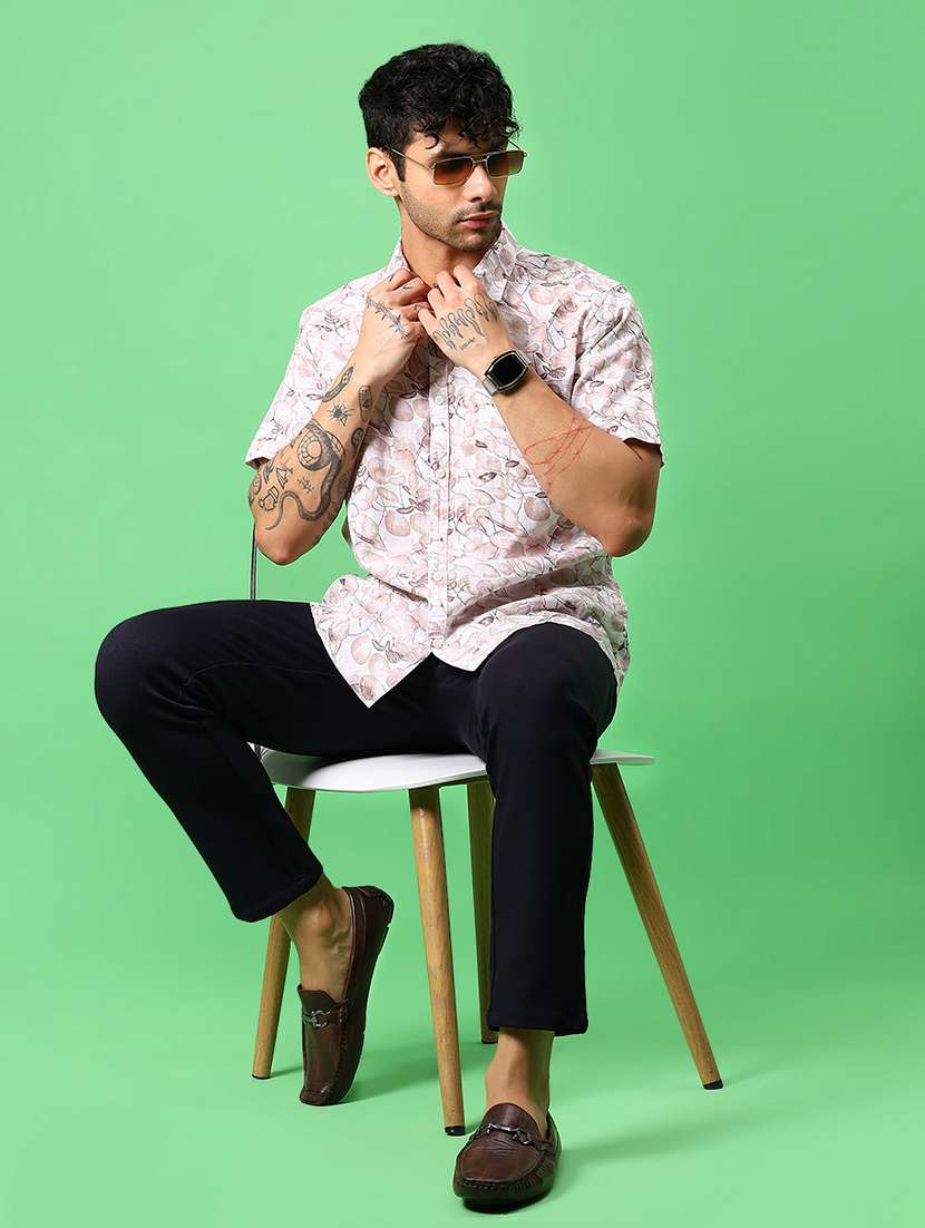 men printed short sleeve regular fit casual shirt - 22137997 -  Standard Image - 3