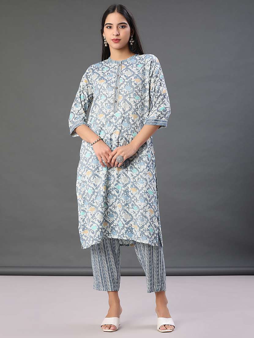 women printed three quarter sleeve kurta and pant set