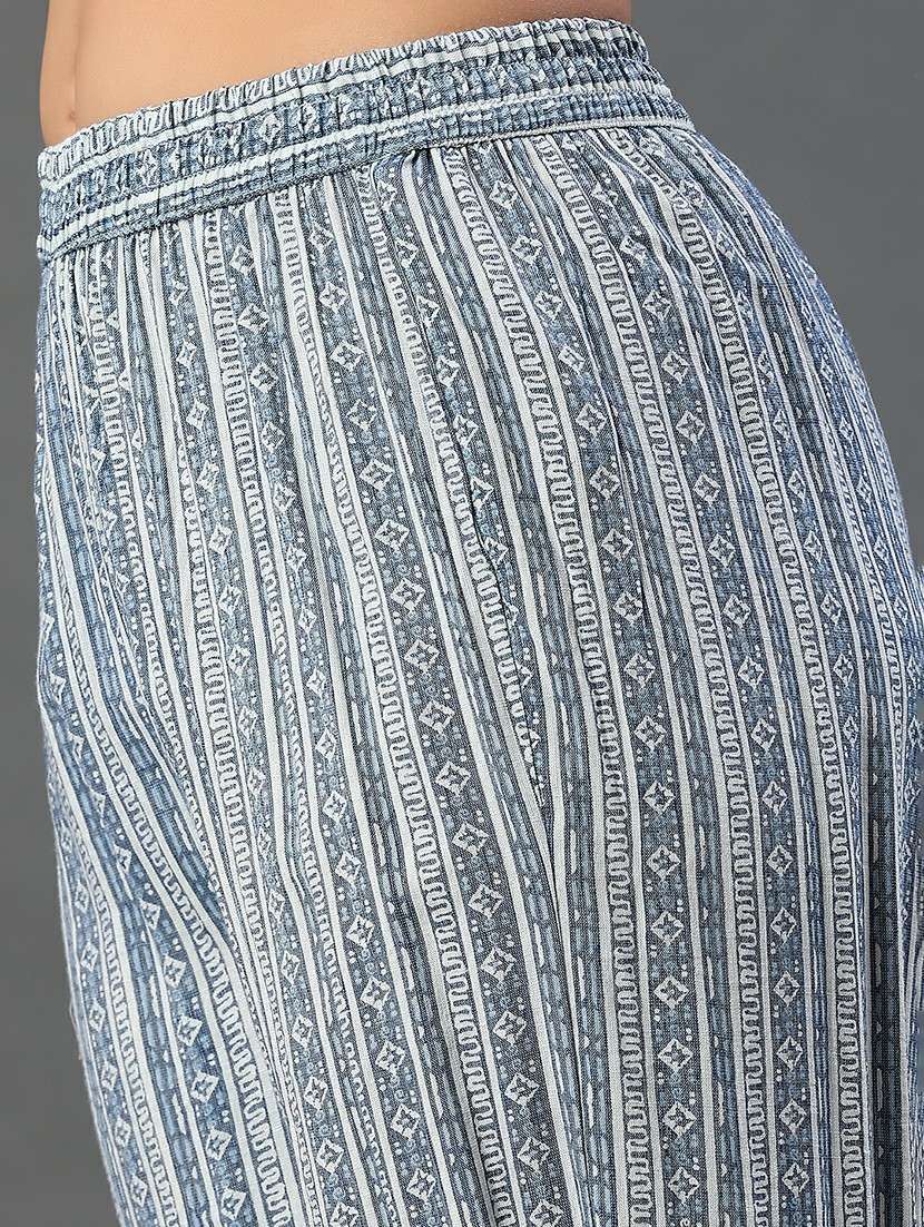 women printed three quarter sleeve kurta and pant set - 22139030 -  Standard Image - 5