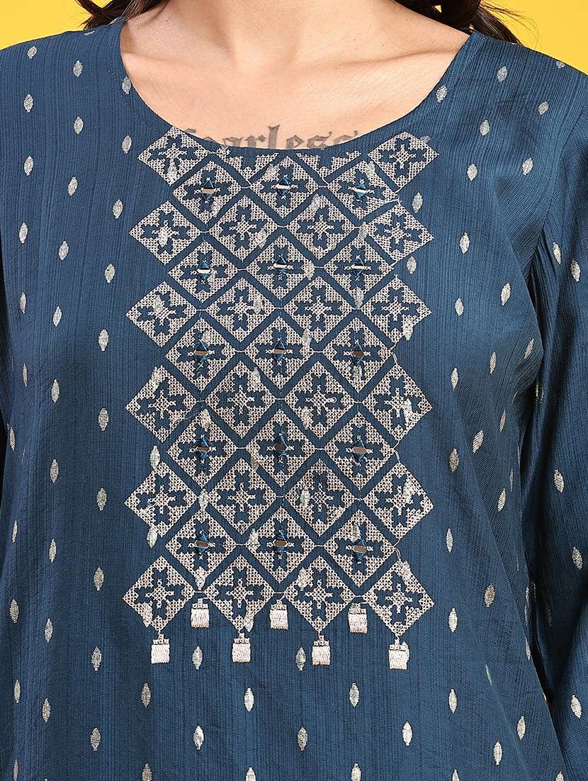 women solid with work three quarter sleeve straight kurta - 22139535 -  Standard Image - 5