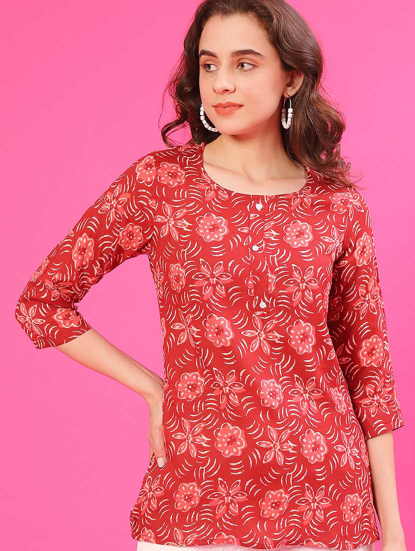 women floral printed three quarter sleeve straight kurti