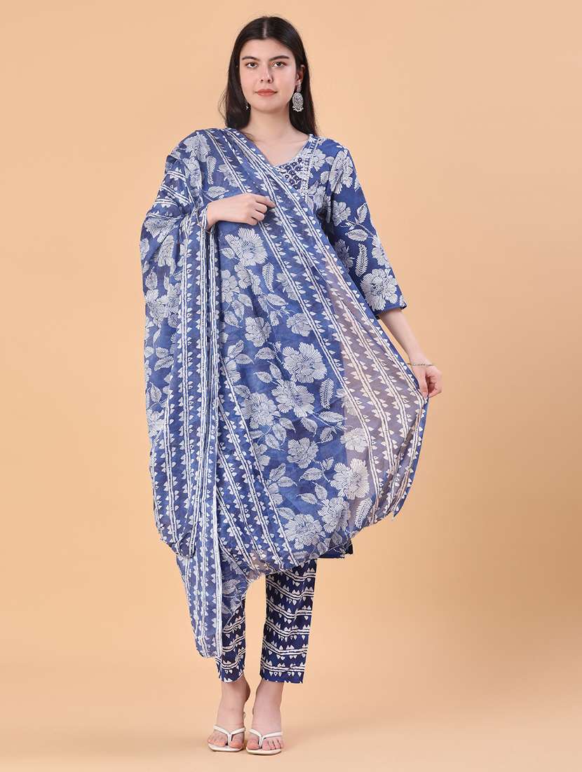 women floral three quarter sleeve kurta pant with dupatta set - 22139692 -  Standard Image - 3