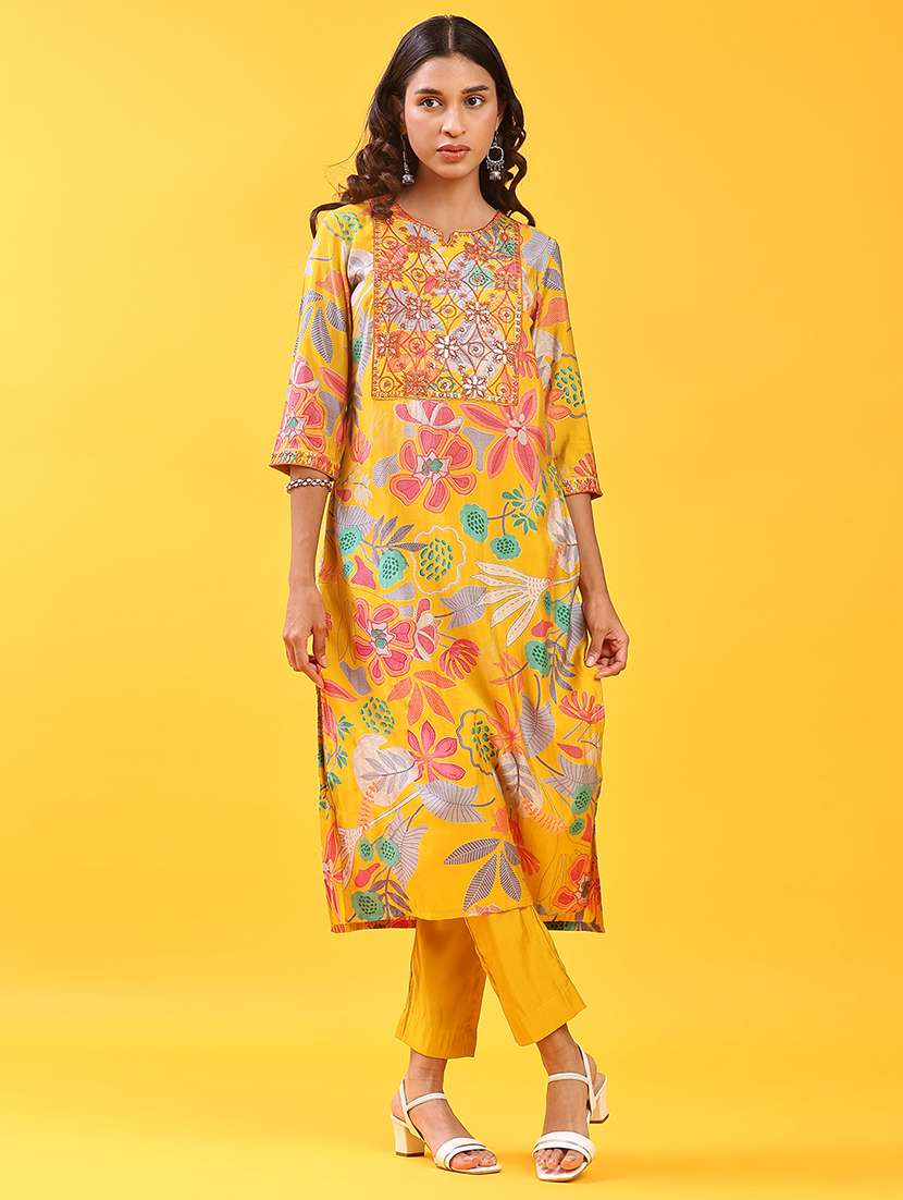 women floral three quarter sleeve kurta pant set