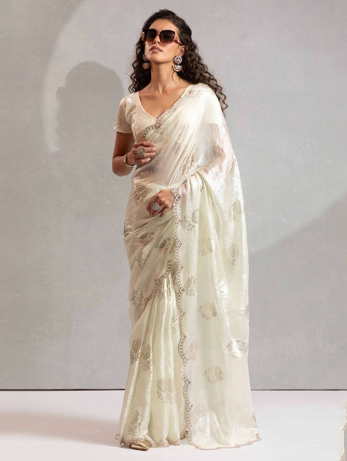 women floral embellished saree with blouse